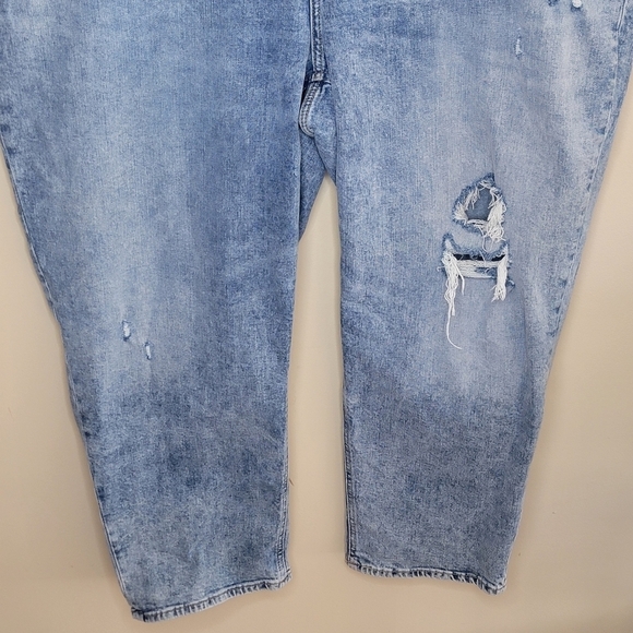 Old Navy | Extra High-Rise Sky-Hi Straight Jeans with Distressing Plus Size 28 - Picture 4 of 5